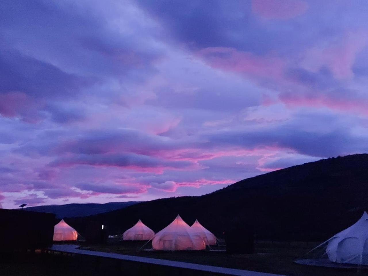 Chilenativo Riverside Camp Torres del Paine National Park 外观 照片