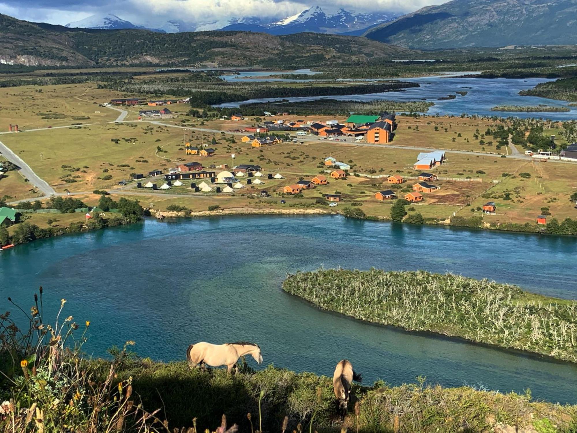 Chilenativo Riverside Camp Torres del Paine National Park 外观 照片
